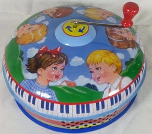 SCHYLLING ROUND HAND CRANK TIN TOY ACORDIAN SOUNDS RARE - Picture 1 of 11
