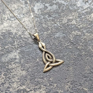 Solid 925 Sterling Silver Snake Goddess Celtic Triquetra Pendant Necklace - Picture 1 of 4