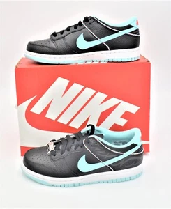 CHAUSSURES NIKE DUNK LOW SE NEUVES GS TAILLE 6,5 ANS FEMME TAILLE 8 BARBER SHOP DN3351-001 - Photo 1/6