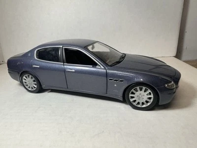 Hot Wheels Maserati Quattroporte 1:18 Diecast (HAS FLAWS / READ) - Image 1 of 4