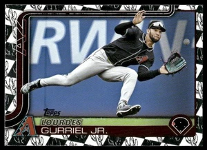 2025 Topps #136 Lourdes Gurriel Jr. Spring Training - Picture 1 of 2