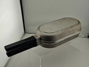 Vintage Guardian Service Hinged Double Sided Skillet Omelet Fish Fry Pan - Picture 1 of 5