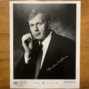 1998 X FILES WILLIAM B DAVIS AUTOGRAPH SIGNED ORIGINAL PROMO PHOTO SMOKING MAN - Picture 1 of 5