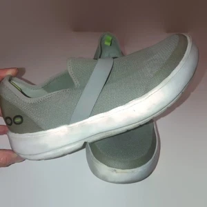 OOFOS OOmg Low Gray Mesh Shoes Slip On Comfort Recovery Gym Womens Size 10 - Picture 1 of 11