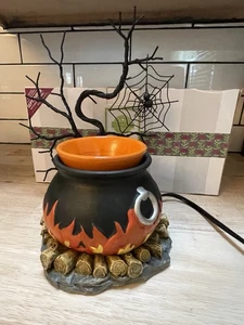 Scentsy Hocus Pocus Wax Warmer With Box 2016 Retired Disney Scentsy Home - Picture 1 of 10