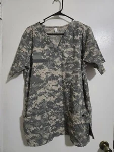 Small - ACU Digital Camo V neck 4 pocket Nurse Scrub Top #E35e - Picture 1 of 3