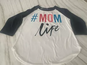 Women's Raglan #MomLife Shirt Size M 3/4 sleeve white/black - Picture 1 of 4
