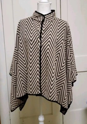 Chico's Travelers Women's Chevron Print Cape Poncho, S/M-Camel & Dark Brown, NEW - Image 1 of 4