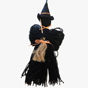 Vintage 1980er Hexe Handarbeit Garn Puppe Halloween Dekor 12" schwarz mit Besen - Bild 1 von 8