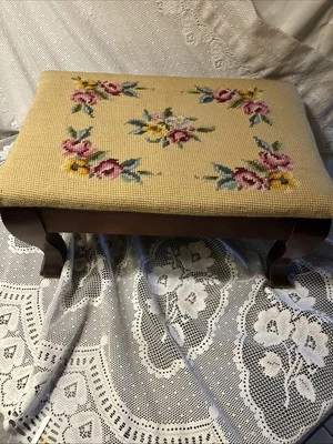 VINTAGE SHABBY COTTAGE CHIC YELLOW PINK ROSES FOOT STOOL NEEDLEPOINT PRAYER - Image 1 of 4