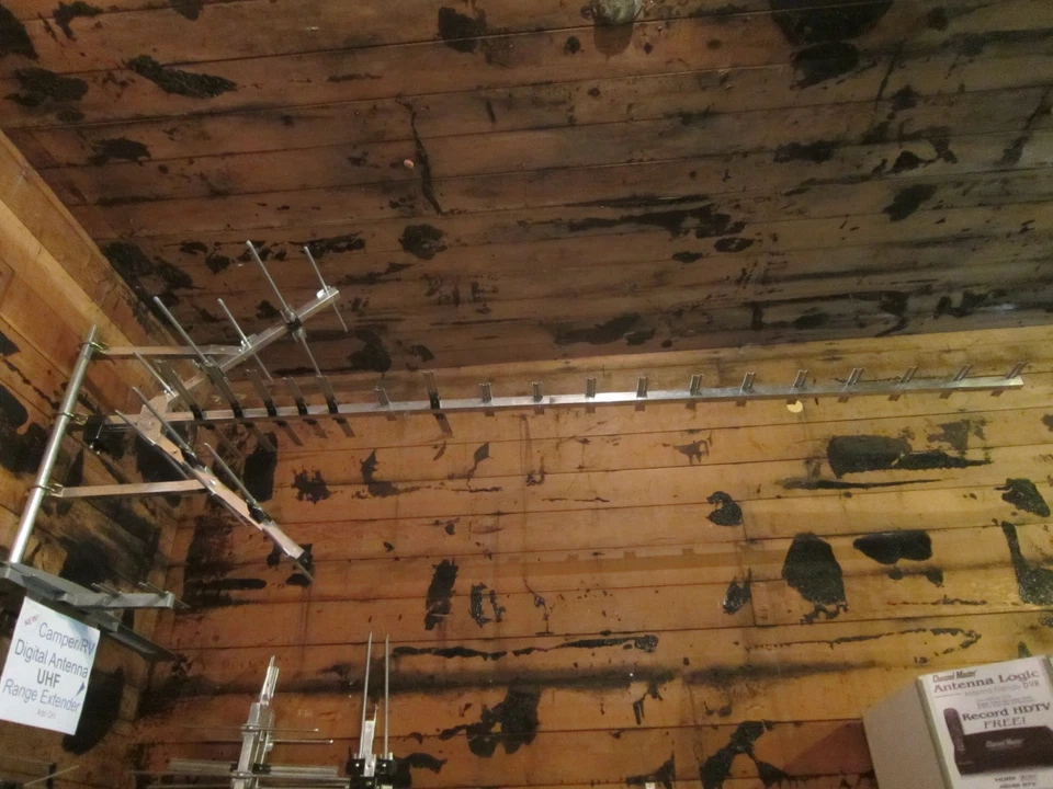 Winegard 9095 UHF High Gain Antenna - Image 1 of 1