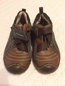 Brand NEW primigi boys sneakers/shoes Size 24eu - Picture 1 of 6