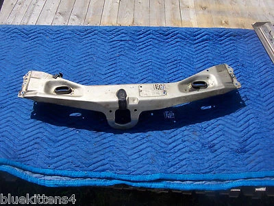 1993 年 400 自选收音机支架下盖上芯支持原始设备制造商二手 MERCEDES 部件 — 第 1/4 张图片