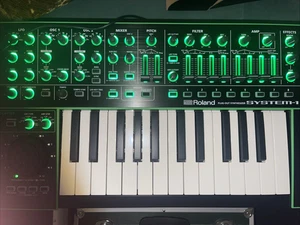 Roland Aira System 1 Plug Out Synthesizer - Bild 1 von 4