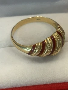 Vintage 18K Yellow Gold Rich Red Enamel Domed Ring - 3.23 gms, Sz 7 - Picture 1 of 3