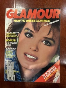 VTG Glamour Magazine: July 1984 - Cover No Model Jackie Adams Label - Picture 1 of 2