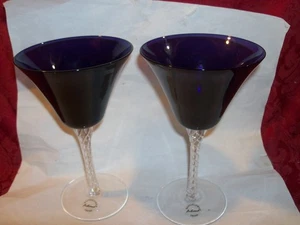 Set of 2 Artland Hand-Blown PLUM PURPLE MARTINI GLASSES WITH TWISTED LOOK STEMS - Picture 1 of 4