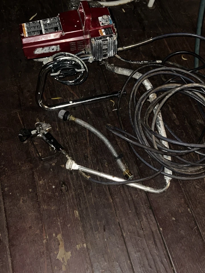 Pulverizador de pintura Titan 440i con manguera más larga y pistola pulverizadora nueva y extras Foto 1 de 1