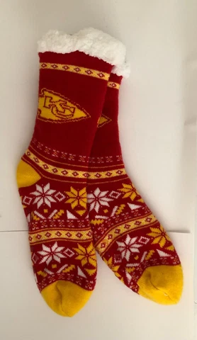 NWT FOCO NFL Kansas City Chiefs Fair Isle Footy Slippers Cover