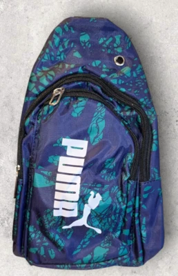 Bandolera Puma Nueva 12 in x 8 in x 5 in bolsa 2 bolsillos con cremallera verde y negra Foto 1 de 2