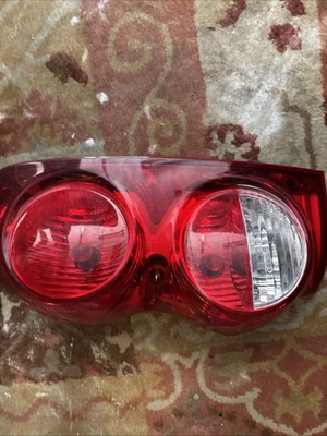 Dodge Durango 2005 OEM luz trasera lateral izquierda Foto 1 de 3