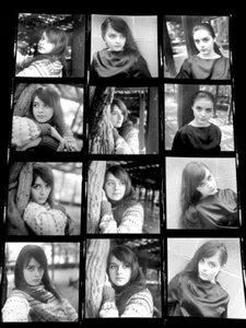 Negativi fotografici originali per fotocamera 2,25 x 2,25 modello sexy Tina Fuentes 1973 - Foto 1 di 2