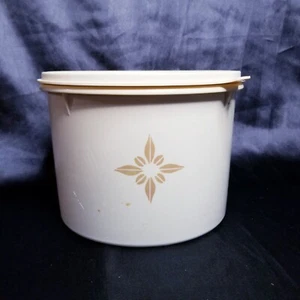 Bote de colección Tupperware Almond Starburst 265-15 con tapa 228-35 almacenamiento  - Imagen 1 de 8