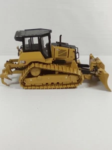 Caterpillar Cat D5 LGP VPAT Dozer 1:50 Scale Diecast Masters 85951 MB - Picture 1 of 7