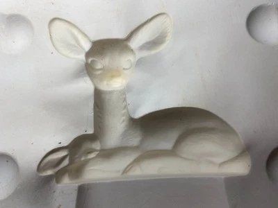 Molde antideslizante de fundición de cerámica de ciervo sentado Alberta 43 molde Foto 1 de 4