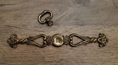 Tiradores de cajón vintage dorado/latón ornamentado estilo victoriano. Envío combinado. Foto 1 de 4