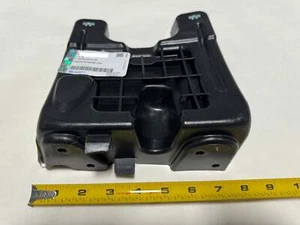 For 2019-2024 Silverado Sierra 1500 Passenger Side Front Wheelhouse Liner Bracke - Picture 1 of 5