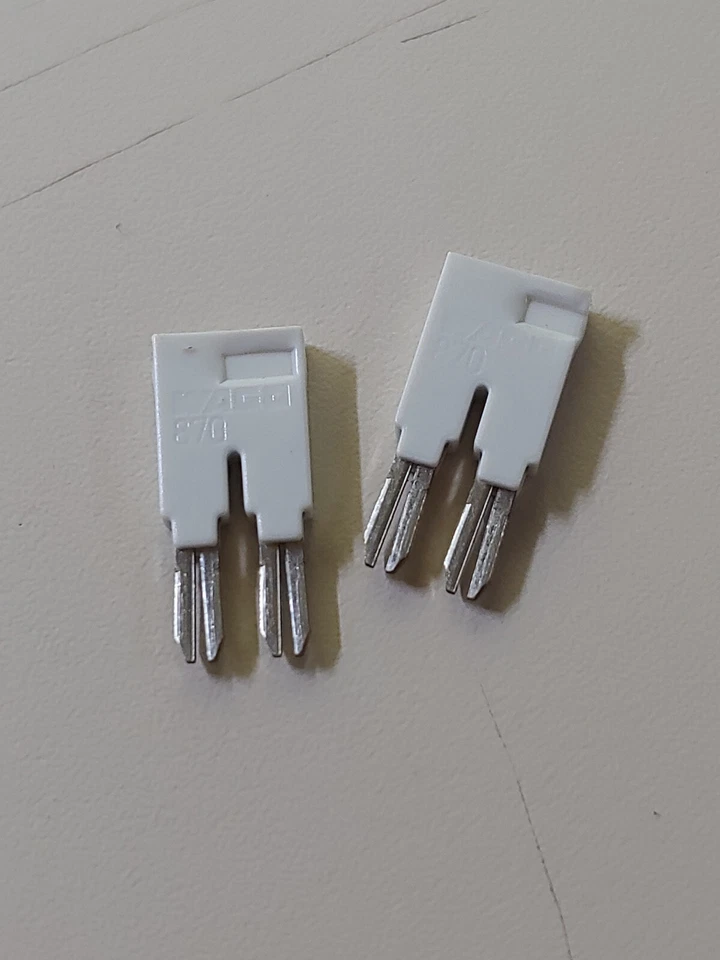 2 x WAGO 870-402 Brücker; Ser. 869,870; Kammbrücker; 2-fach; isoliert; lichtgrau - Bild 1 von 1
