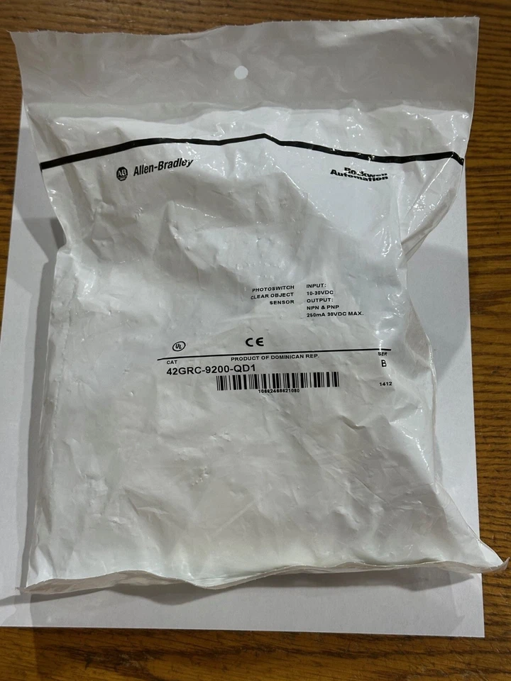 ALLEN BRADLEY  42GRC-9200-QD1  PHOTOSWITCH CLEAR OBJECT SENSOR *NEW IN BOX* - Image 1 of 1