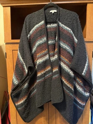 Tejido Corazón Talla Única Multicolor Mantón Envolvente Poncho Capa Cárdigan Mangas Otoño Foto 1 de 4