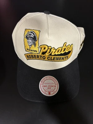 2024 Lids Topps Player Chase Series Roberto Clemente Pirates Mitchell & Ness Hat - Image 1 of 3