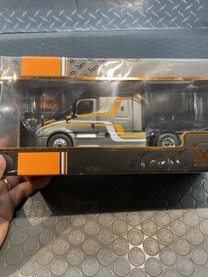 IXO 1/43 Freightliner Cascadia - Image 1 of 4