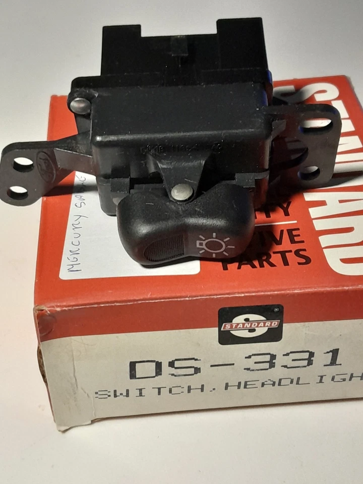 STANDARD DS-331 MERCURY SABLE HEADLIGHT SWITCH 86-89 - Image 1 of 1