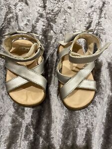 Ugg Toddler Girl's Sandals Size 4/5 Maggiepie Shimmer Sandals Bow Retail $45