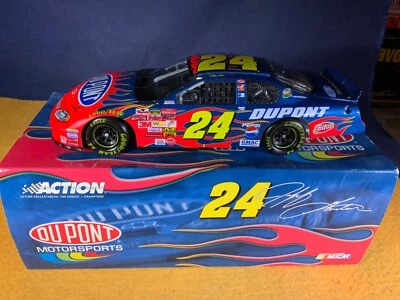 M8-10 Jeff Gordon #24 Dupont - Chevy Monte Carlo 2003  Foto 1 de 4