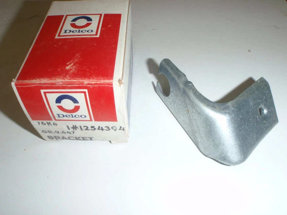 Новый из старых запасов кронштейн для крепления радиоантенны GM DELCO 1977 Buick LeSabre & 77 Electra - Изображение 1 из 1