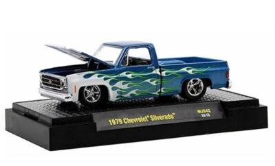 CHEVROLET Silverado - 1979 - Blue With Flames - M2 1:64 - Bild 1 von 4