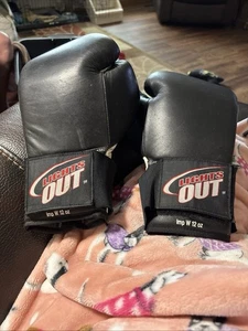 LIGHTS OUT Boxing BAG Gloves Imp W 12oz. USED READ - Picture 1 of 12