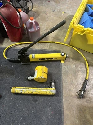 Enerpac P-392 2 Speed Lightweight Hand Pump And RCS502 Low Pro Ram RC1012 Lot - Image 1 of 4