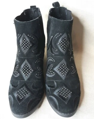 Botines Fergie Lexy 6.5 negros con tachuelas Foto 1 de 4