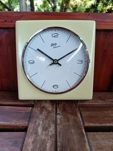 Schatz Vintage German porcelain electric Schatz Elexacta yellow wall clock - Picture 1 of 9