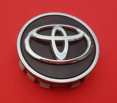 TOYOTA AVALON HIGHLANDER VENZA (1) WHEEL RIM HUBCAP CENTER COVER CAP OEM C26 - Image 1 of 3