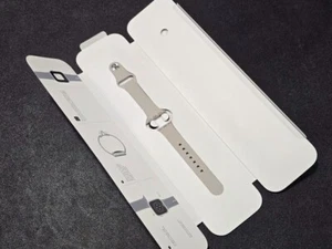Bracelet sport Apple Watch 41 mm S/M original Starlight (3L111AM/A) - boîte ouverte - Photo 1 sur 5