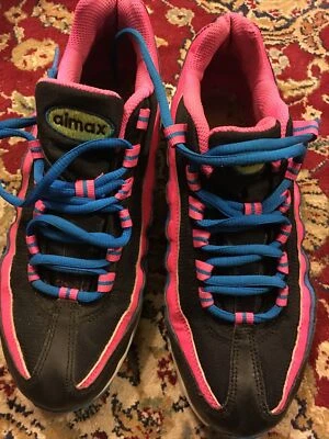 耐克 AIR MAX 95 LE 运动鞋黑色/粉色/天蓝色儿童 6.5 码 (310830-007) — 第 1/4 张图片