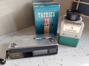 Yashica 16 EE fotocamera subminiatura con visualizzatore di diapositive in scatola. Funziona bene - Foto 1 di 8