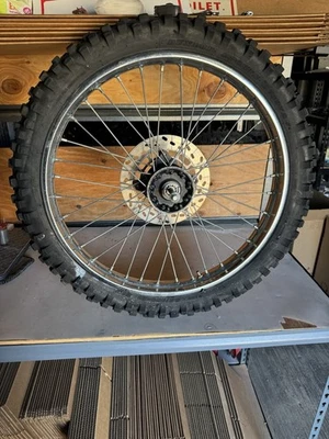 Suzuki DR 125 DR125 DR125SE 125SE 1993 Enduro OEM llanta delantera cubo neumático Foto 1 de 4